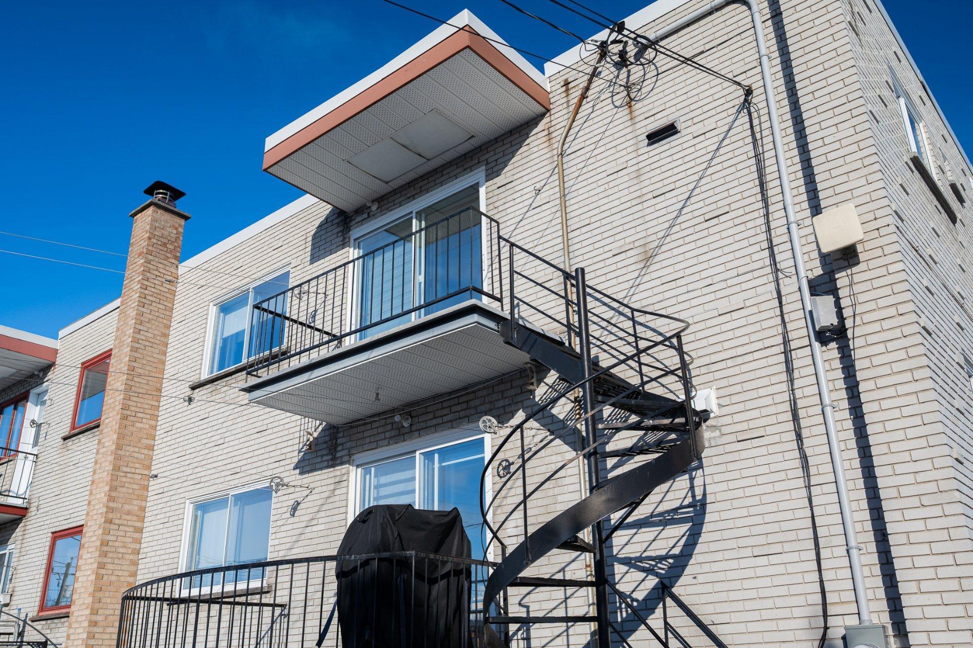 









1012


100e Avenue

,
Laval (Chomedey),




QC
H7W4A3

