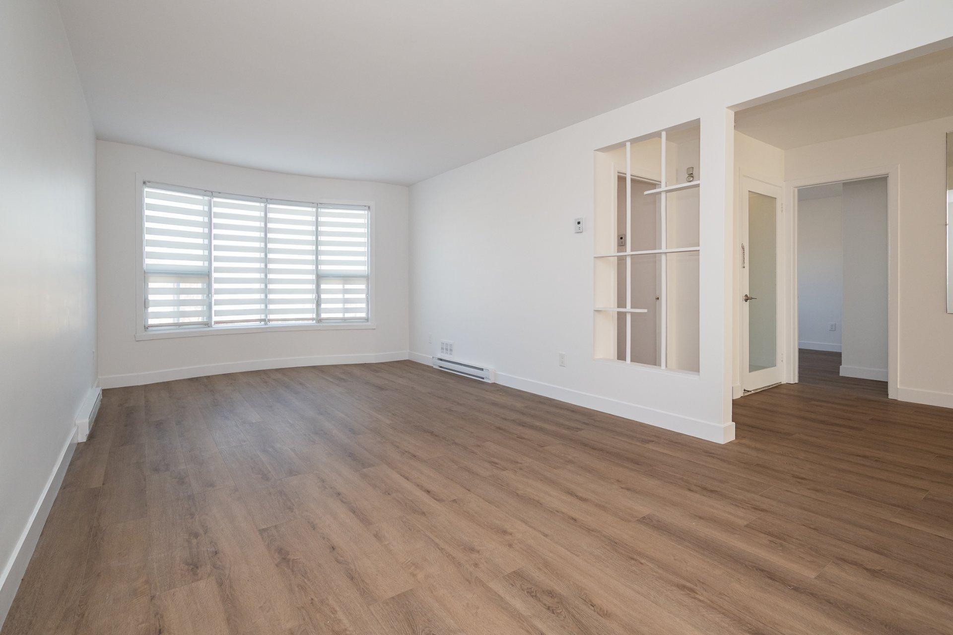 









1012


100e Avenue

,
Laval (Chomedey),




QC
H7W4A3

