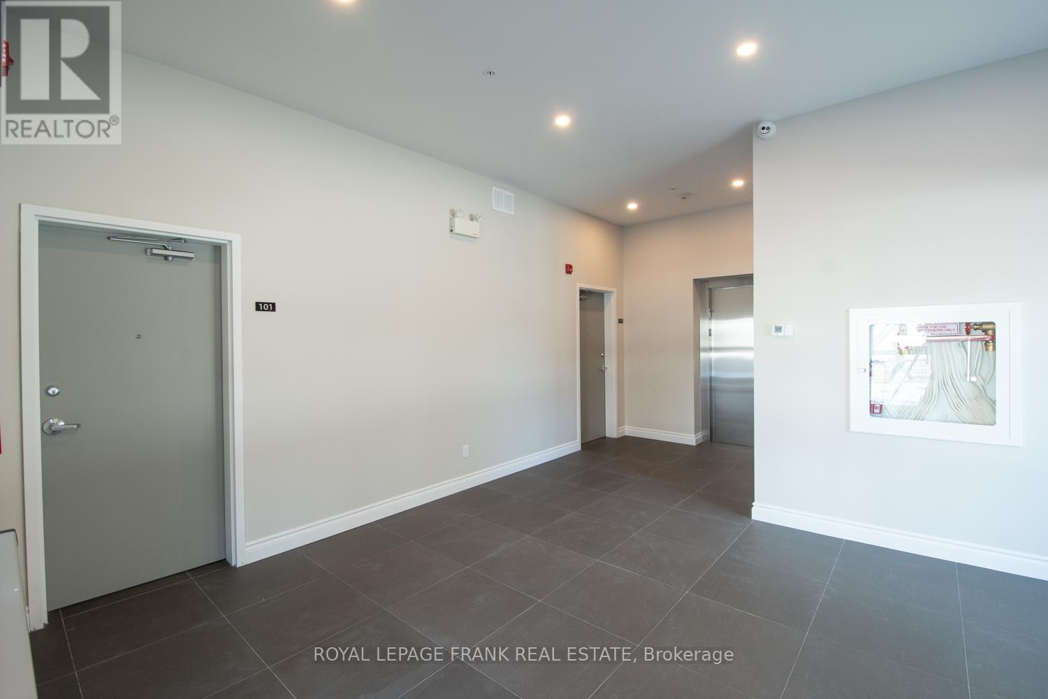 












143 BLOOR STREET W

,
Oshawa (Lakeview),




Ontario
L1J1P5

