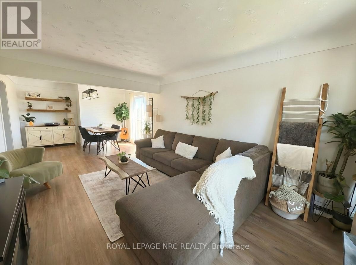 












190 CARLTON STREET

,
St. Catharines (Downtown),




Ontario
L2R1S4

