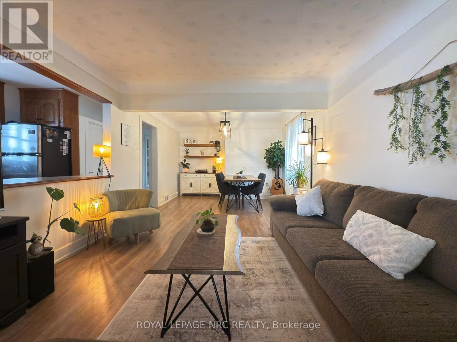 












190 CARLTON STREET

,
St. Catharines (Downtown),




Ontario
L2R1S4

