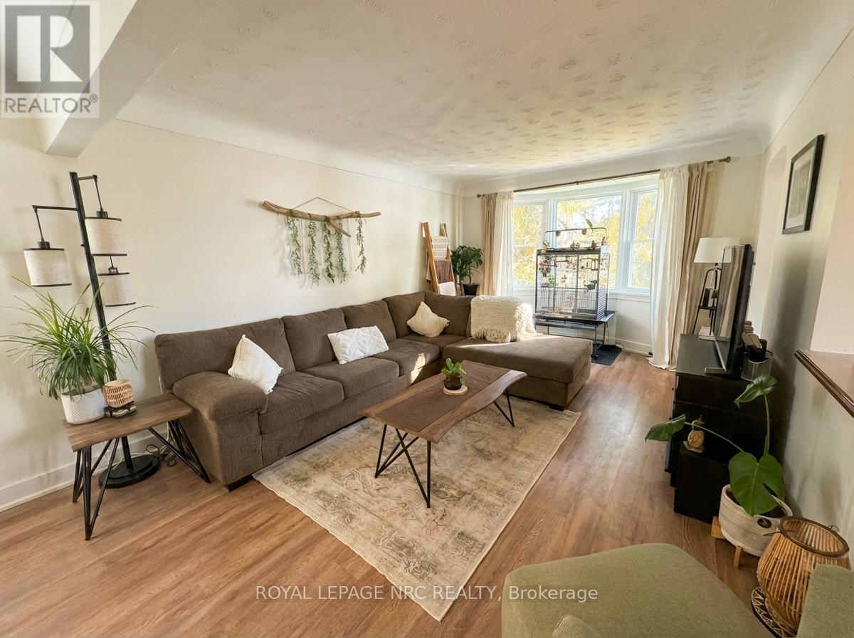 












190 CARLTON STREET

,
St. Catharines (Downtown),




Ontario
L2R1S4

