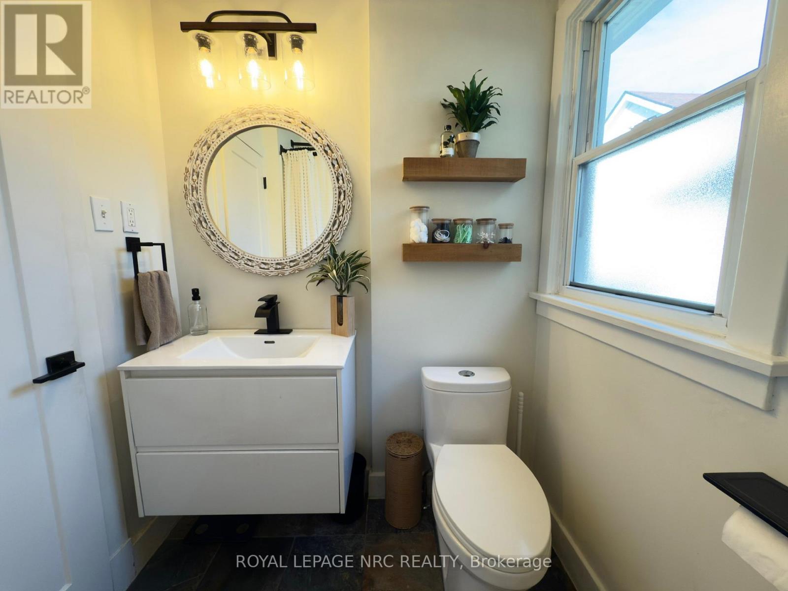 












190 CARLTON STREET

,
St. Catharines (Downtown),




Ontario
L2R1S4

