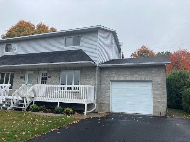 









743


Rue Périard

,
Gatineau (Buckingham),




QC
J8L3T8

