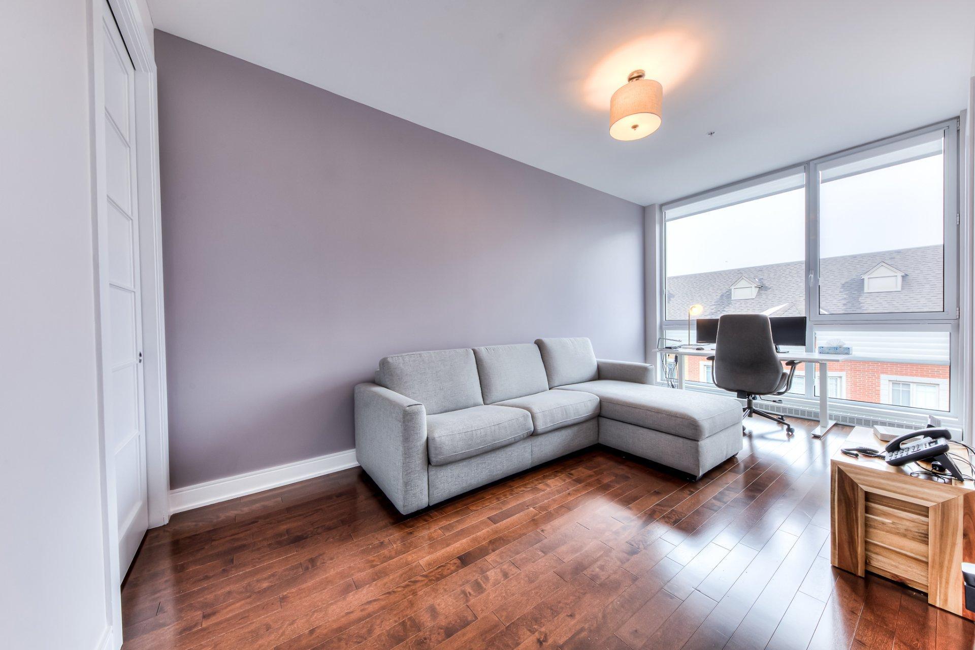 









2480


Rue des Nations

, 606,
Montréal (Saint-Laurent),




QC
H4R0J9

