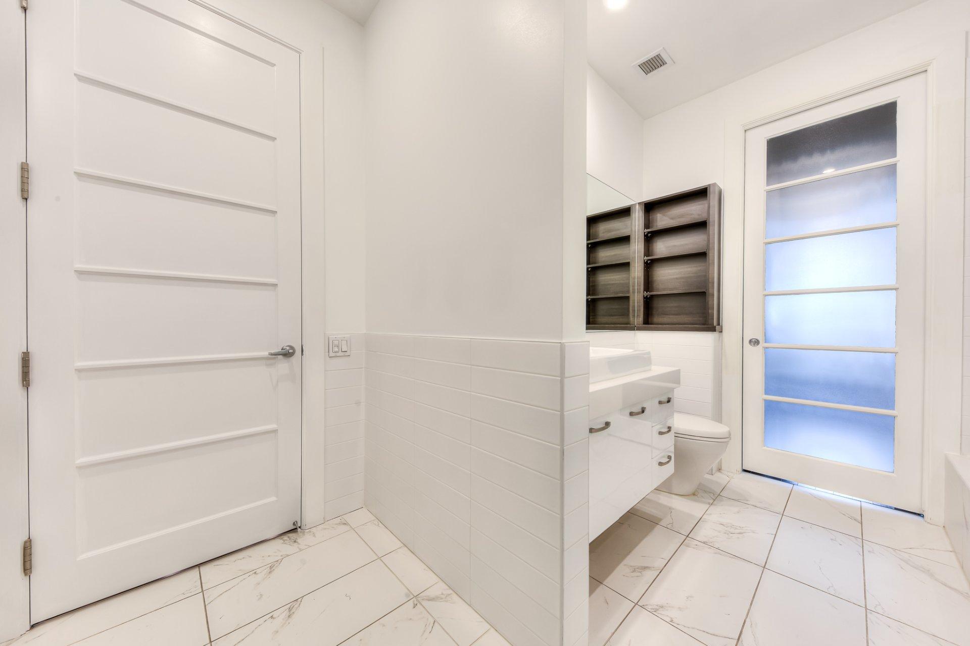 









2480


Rue des Nations

, 606,
Montréal (Saint-Laurent),




QC
H4R0J9

