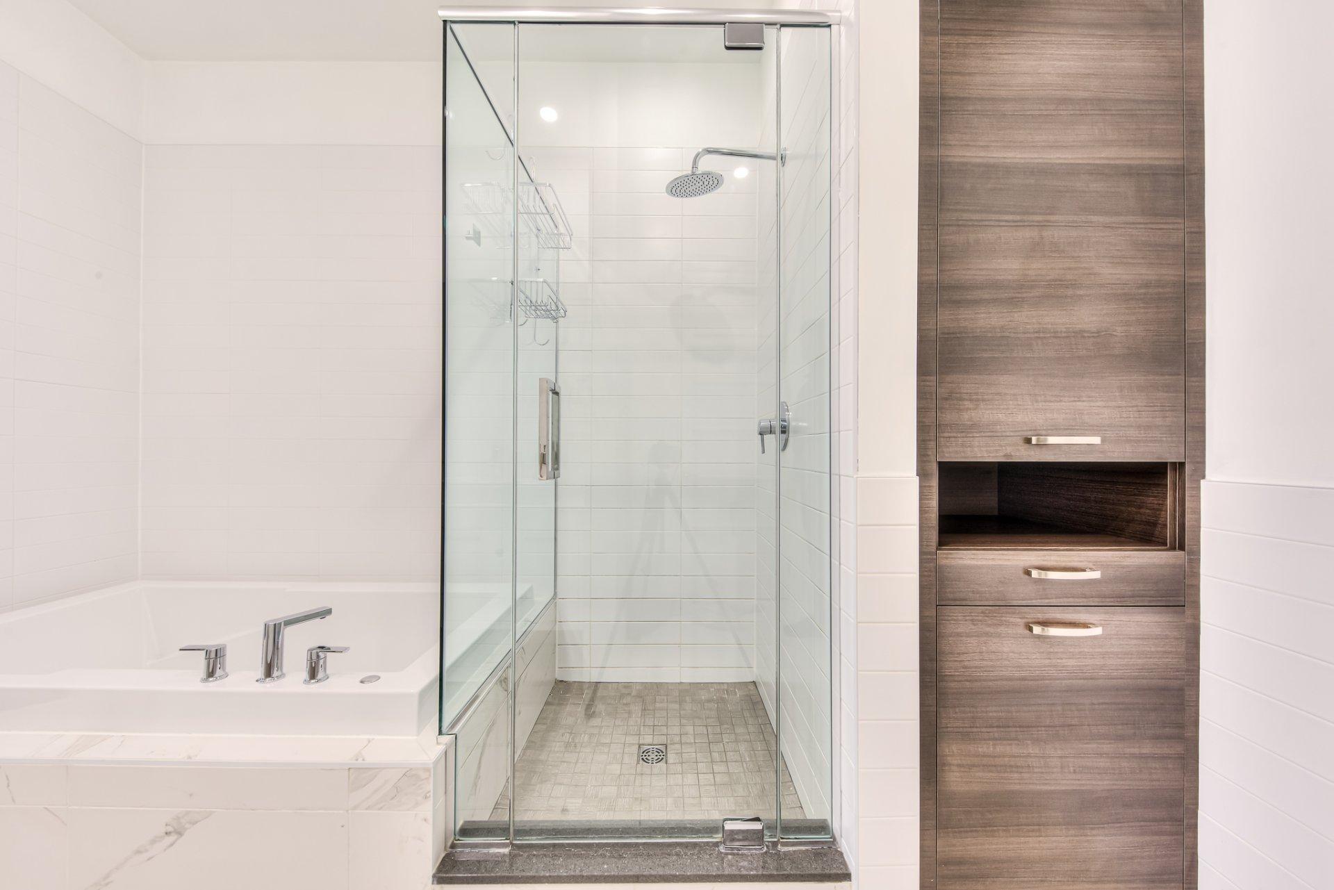 









2480


Rue des Nations

, 606,
Montréal (Saint-Laurent),




QC
H4R0J9

