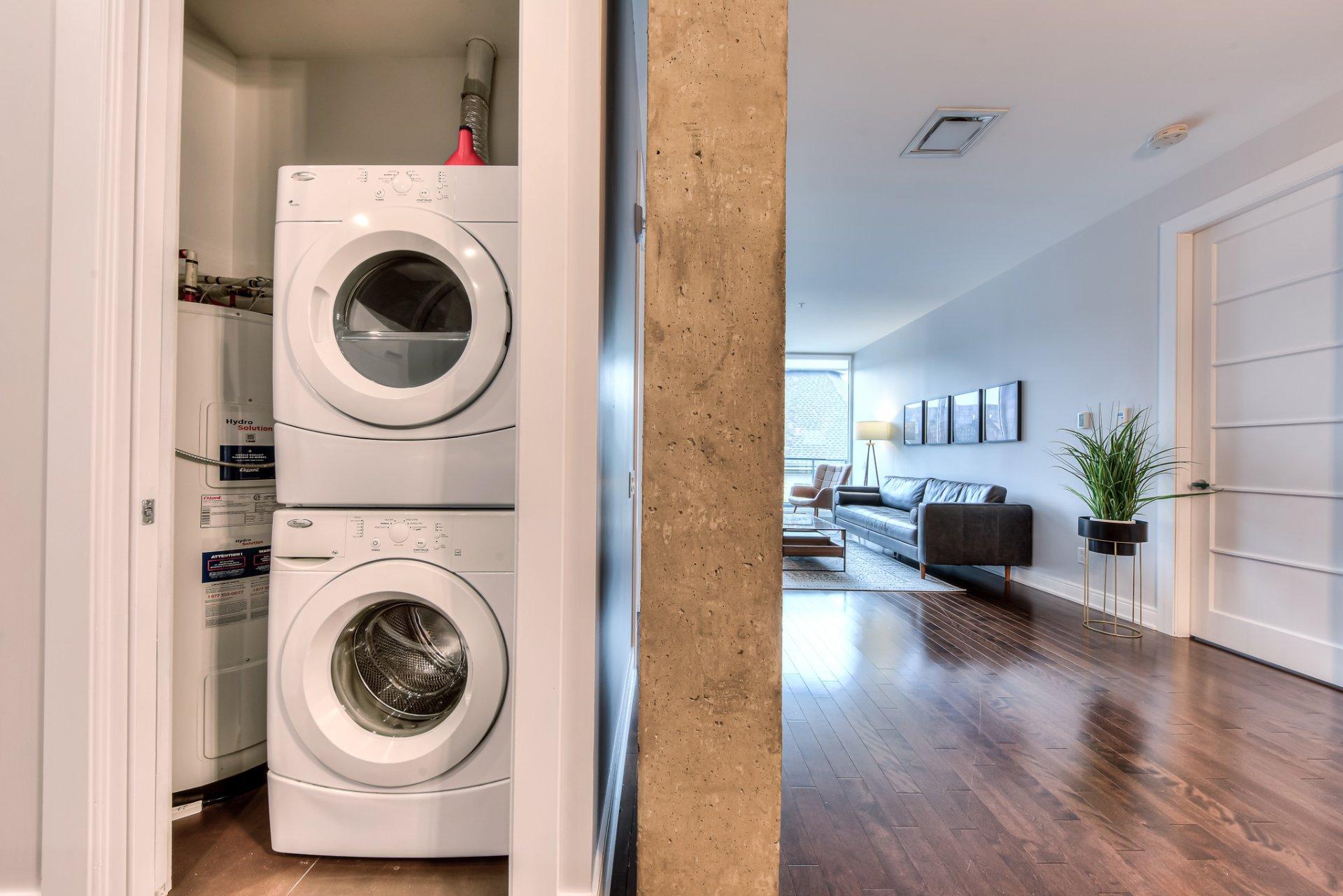 









2480


Rue des Nations

, 606,
Montréal (Saint-Laurent),




QC
H4R0J9

