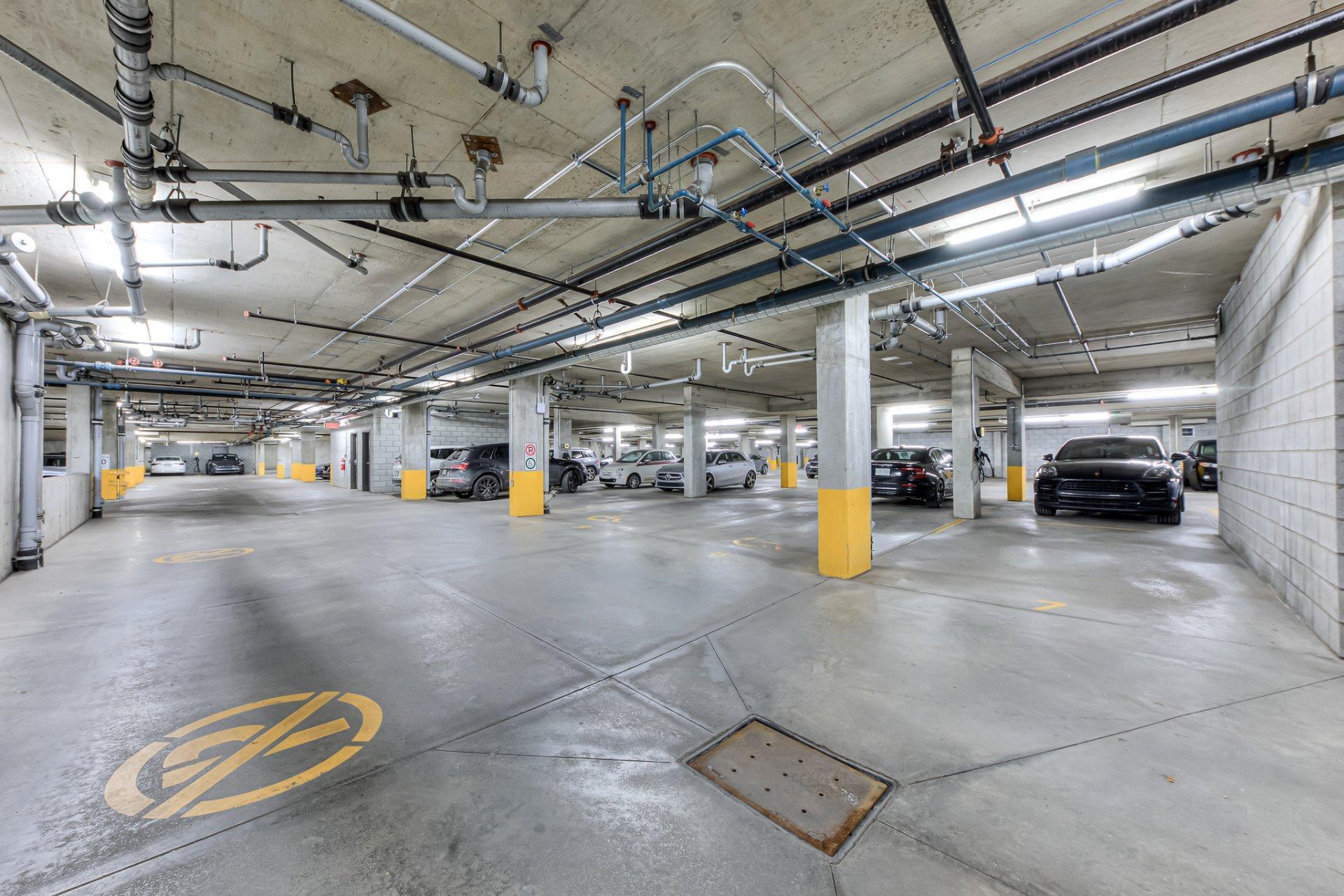 









2480


Rue des Nations

, 606,
Montréal (Saint-Laurent),




QC
H4R0J9

