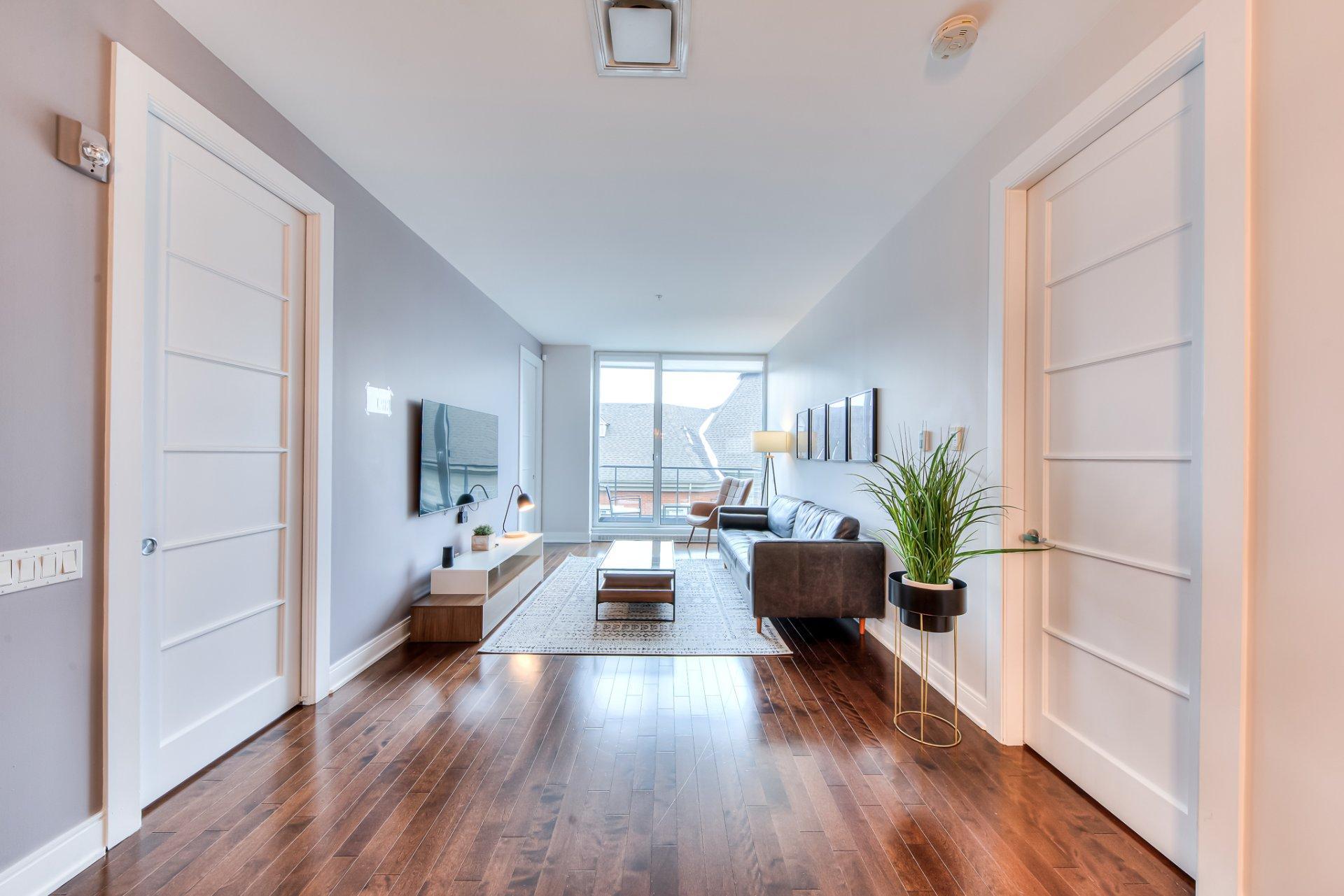 









2480


Rue des Nations

, 606,
Montréal (Saint-Laurent),




QC
H4R0J9

