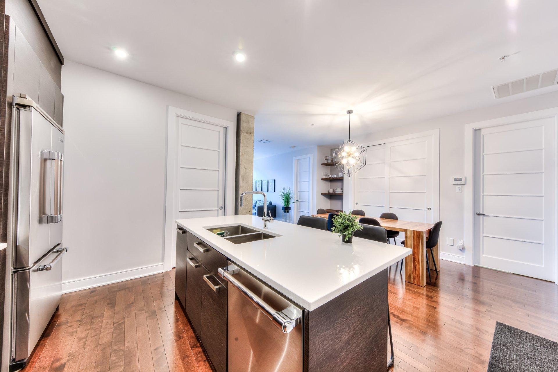 









2480


Rue des Nations

, 606,
Montréal (Saint-Laurent),




QC
H4R0J9

