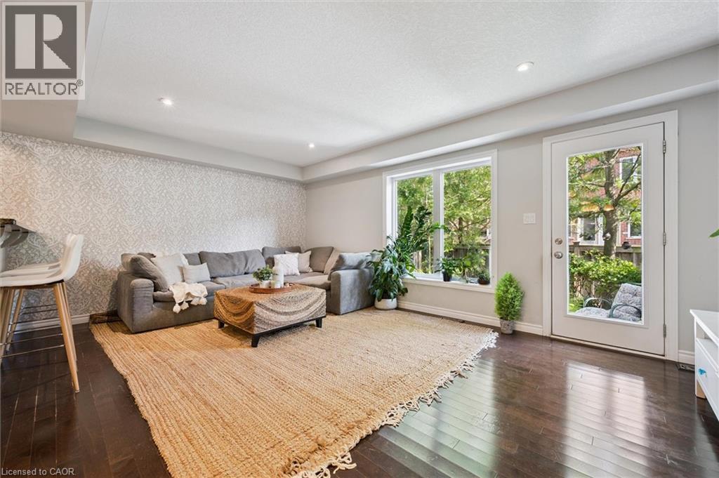 












167 ARKELL Road Unit# 16

,
Guelph,




Ontario
N1L0J9

