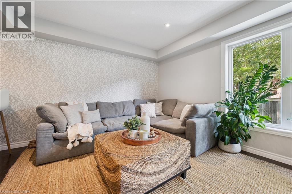 












167 ARKELL Road Unit# 16

,
Guelph,




Ontario
N1L0J9

