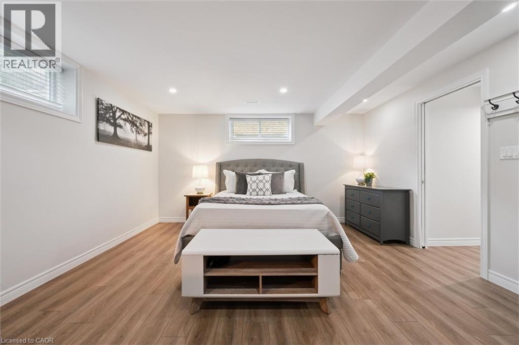 












167 ARKELL Road Unit# 16

,
Guelph,




Ontario
N1L0J9

