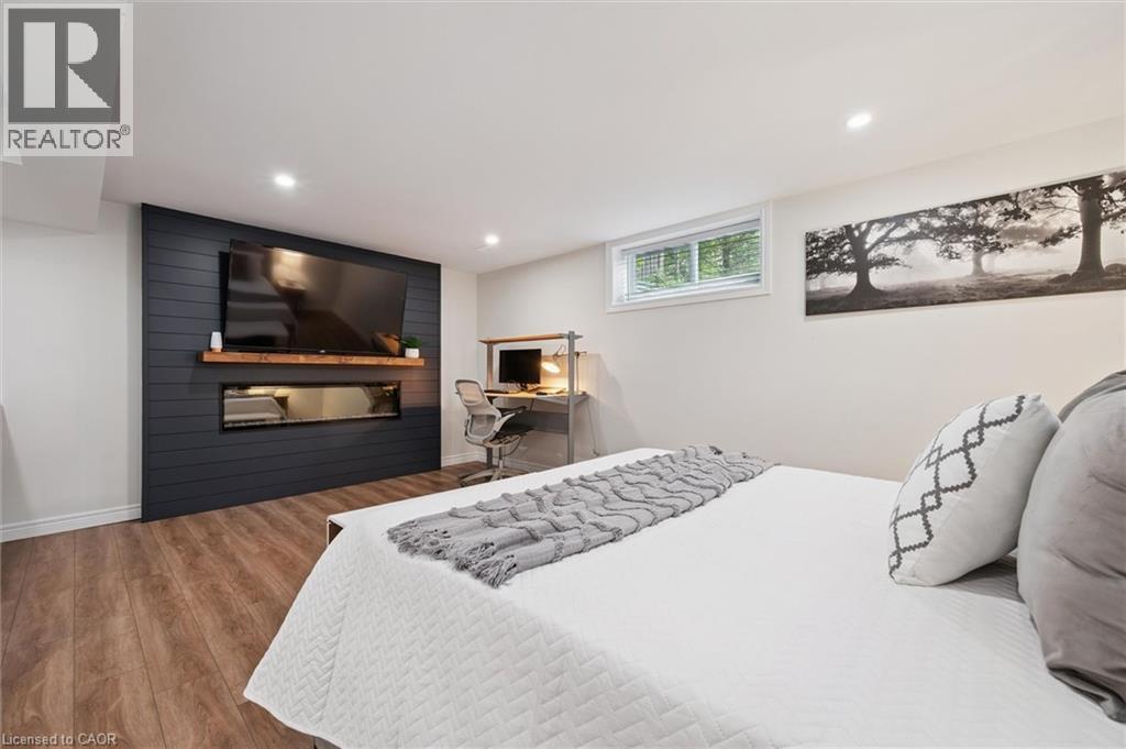 












167 ARKELL Road Unit# 16

,
Guelph,




Ontario
N1L0J9

