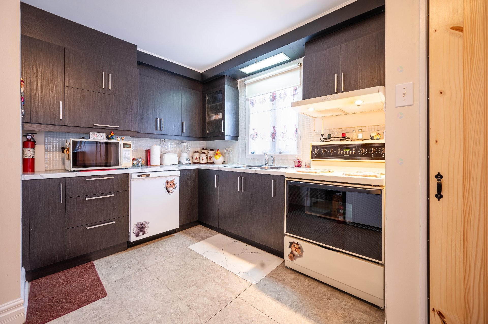 









6


Rue St-Pierre

,
Saint-Jean-sur-Richelieu,




QC
J3B5V2

