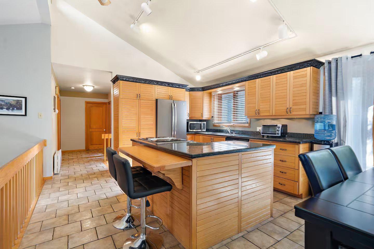 









3497


Ch. du Village

,
Saint-Adolphe-d'Howard,




QC
J0T2B0

