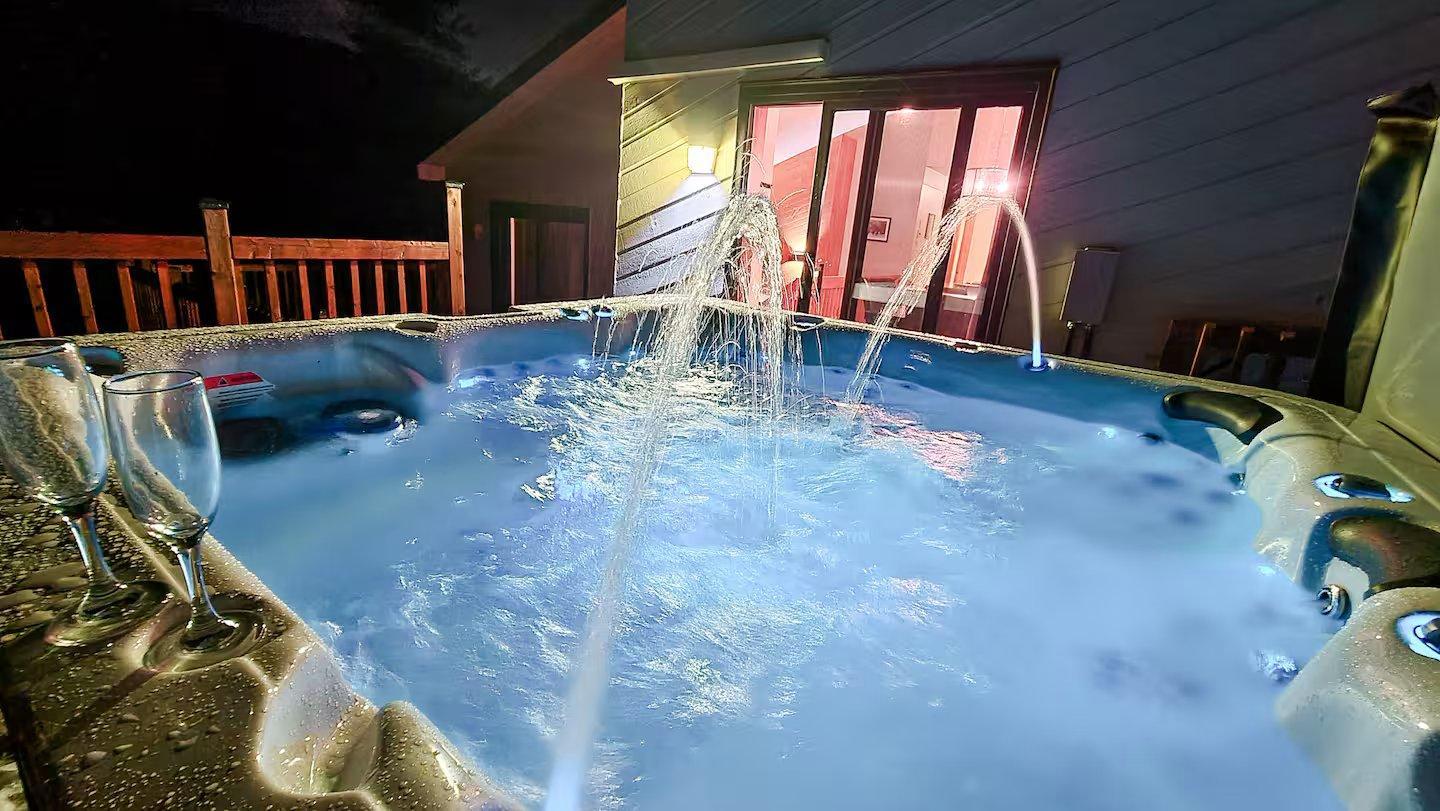 









3497


Ch. du Village

,
Saint-Adolphe-d'Howard,




QC
J0T2B0

