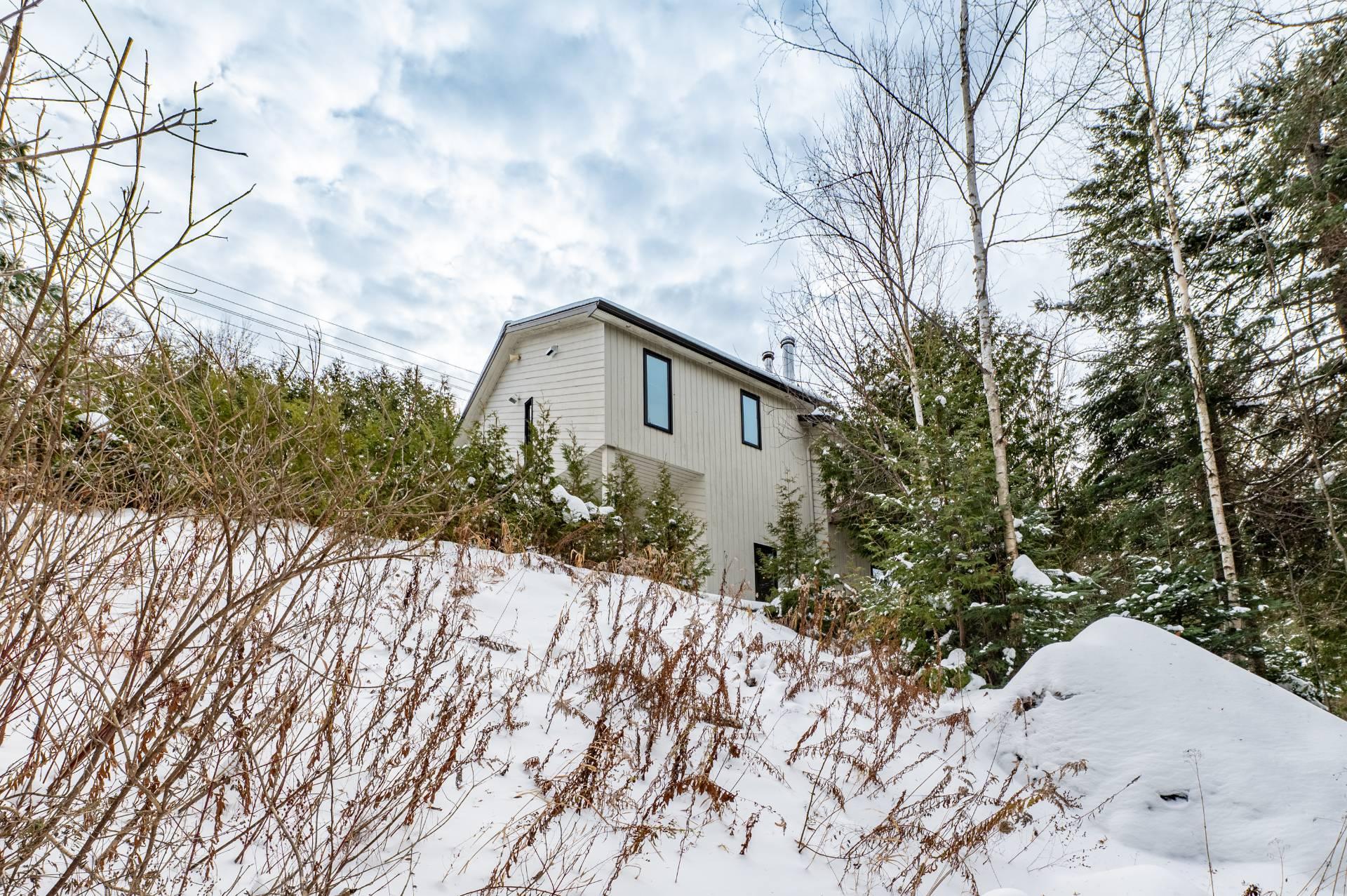 









3497


Ch. du Village

,
Saint-Adolphe-d'Howard,




QC
J0T2B0

