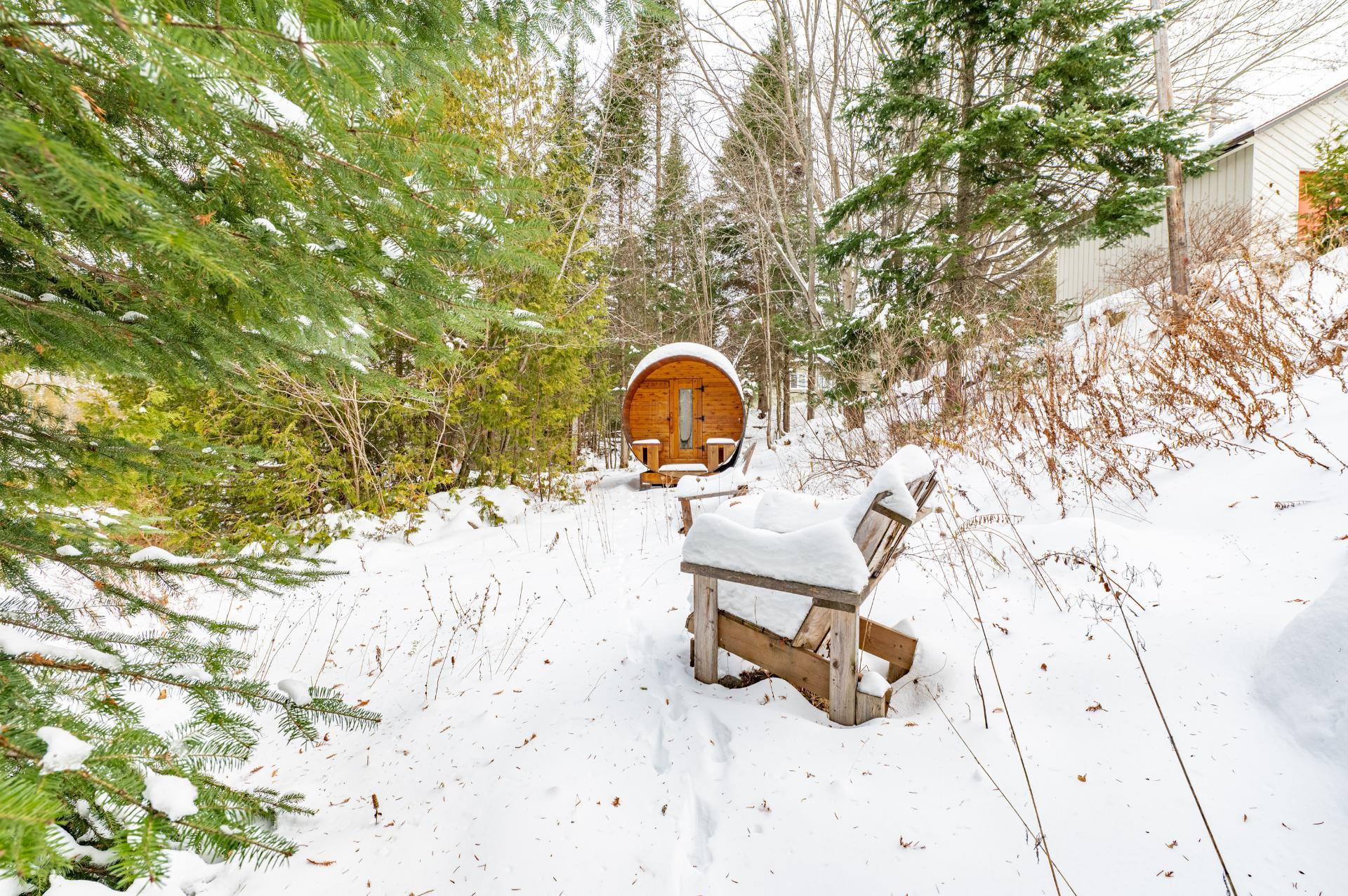 









3497


Ch. du Village

,
Saint-Adolphe-d'Howard,




QC
J0T2B0

