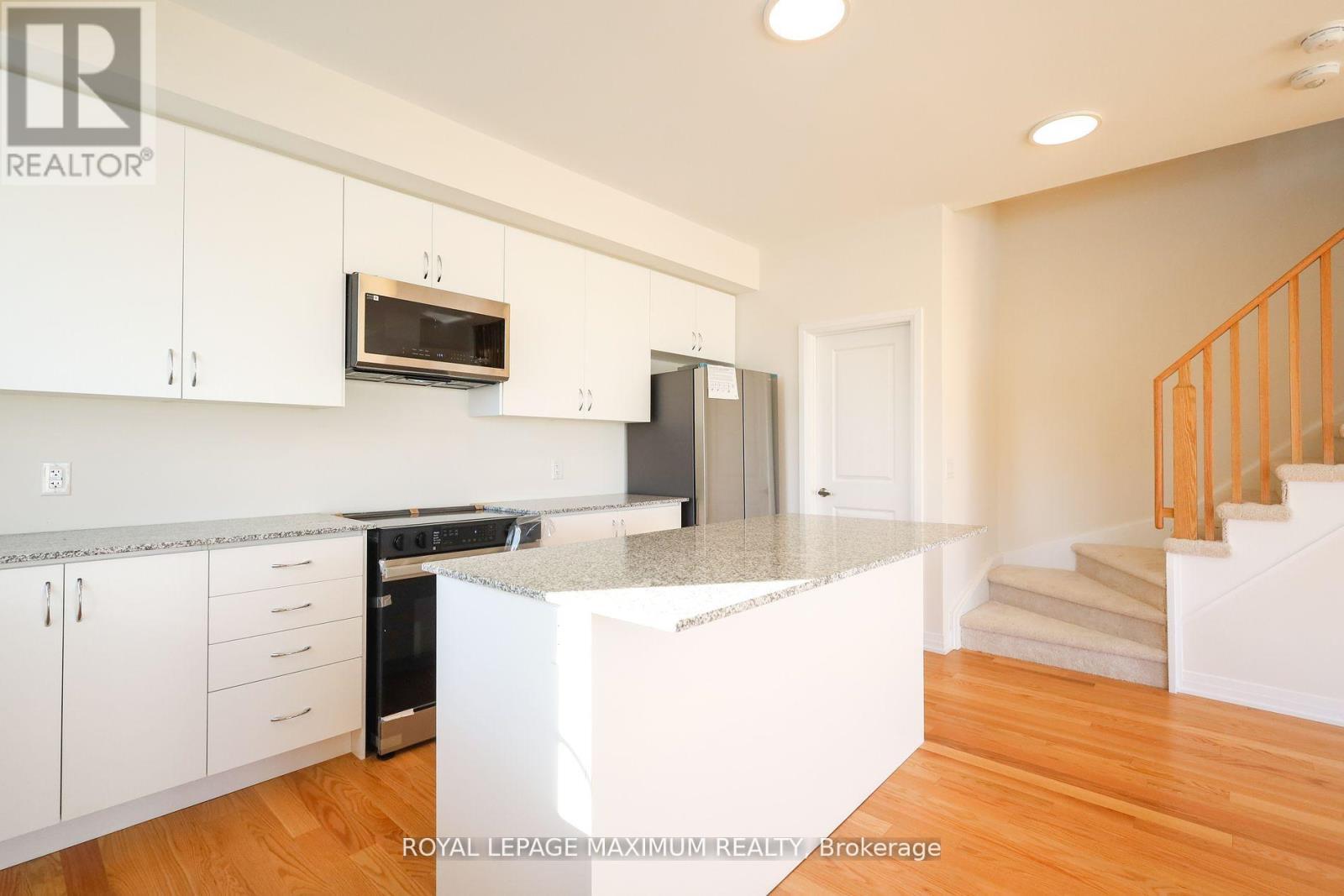 












1 - 11 BAYNES WAY N

,
Bradford West Gwillimbury,




Ontario
L3Z4M1

