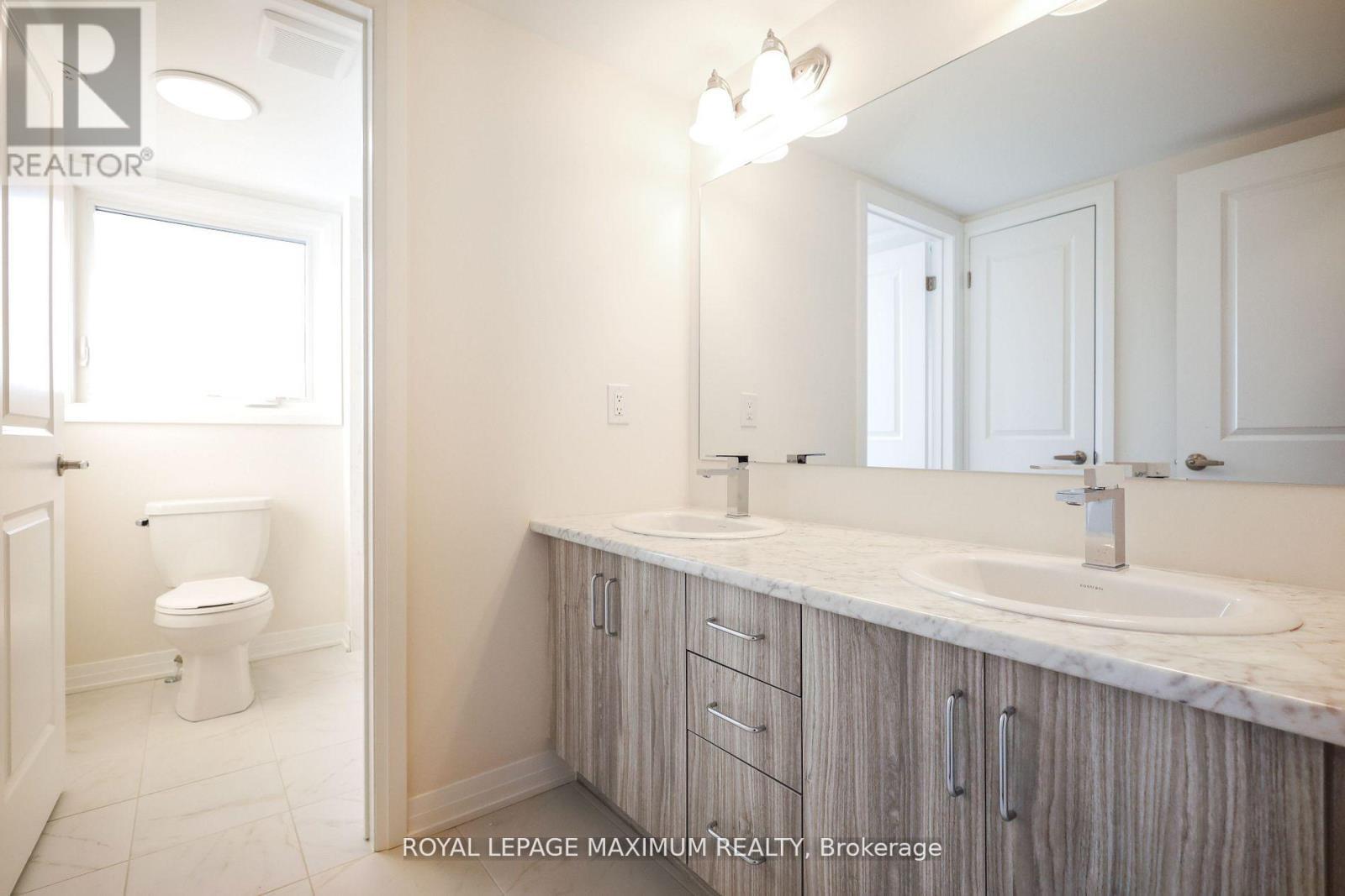 












1 - 11 BAYNES WAY N

,
Bradford West Gwillimbury,




Ontario
L3Z4M1

