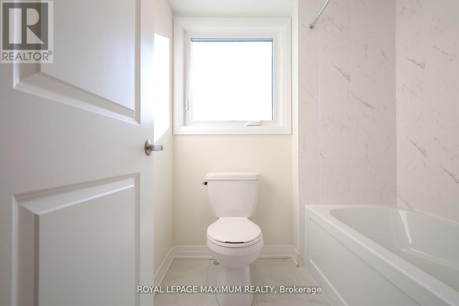 












1 - 11 BAYNES WAY N

,
Bradford West Gwillimbury,




Ontario
L3Z4M1

