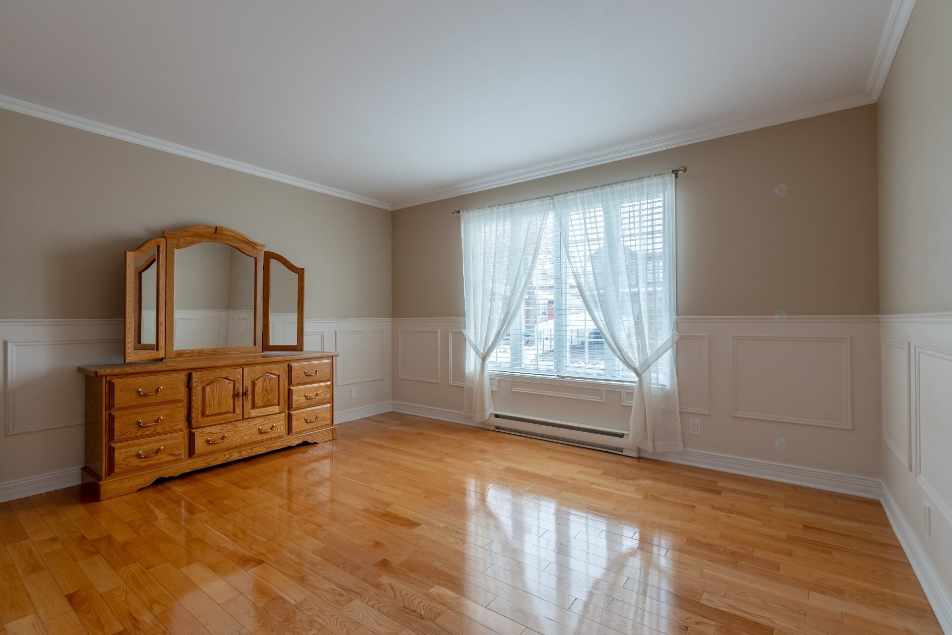 









5585


Rue Anthony

,
Brossard,




QC
J4Z1K6

