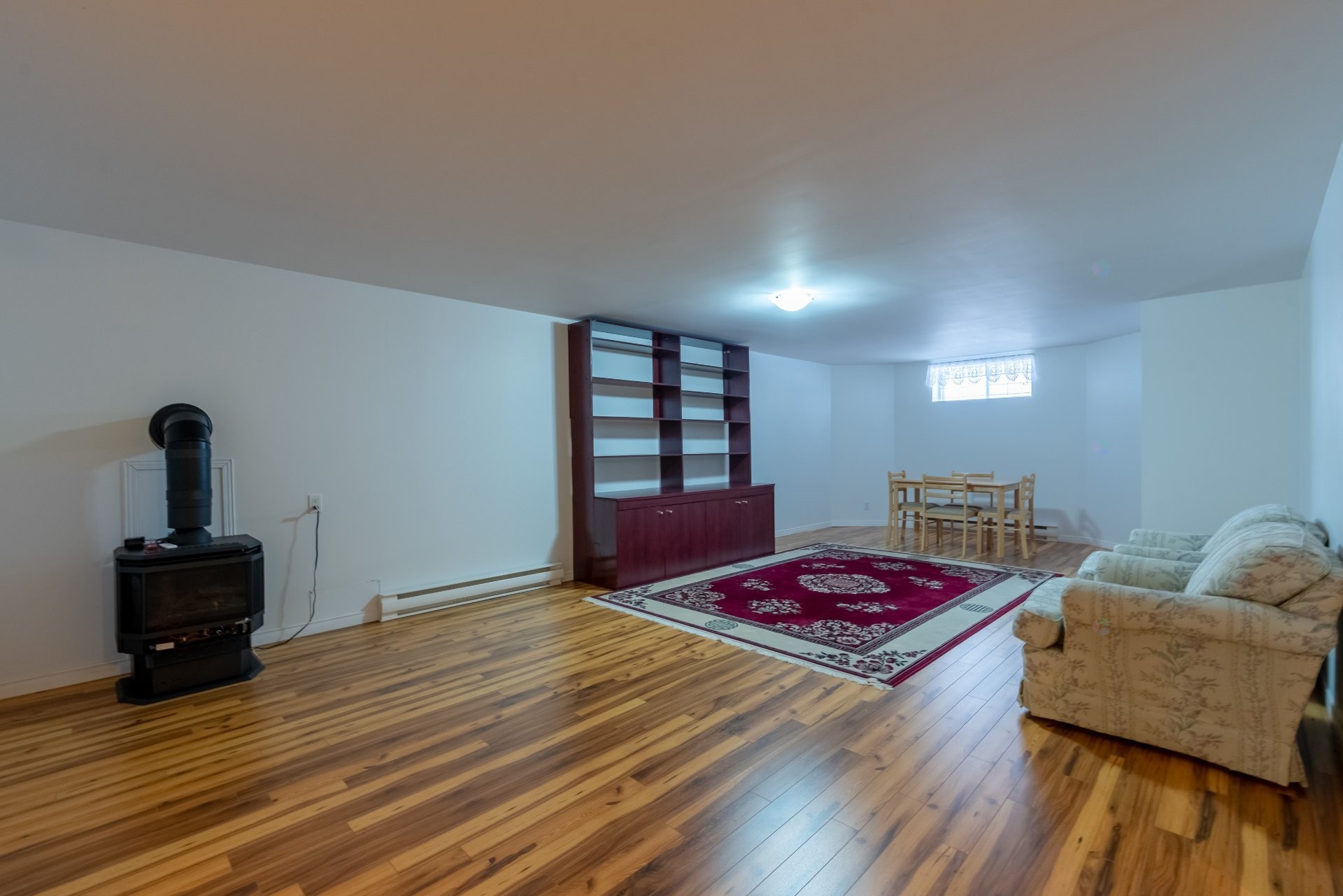 









5585


Rue Anthony

,
Brossard,




QC
J4Z1K6

