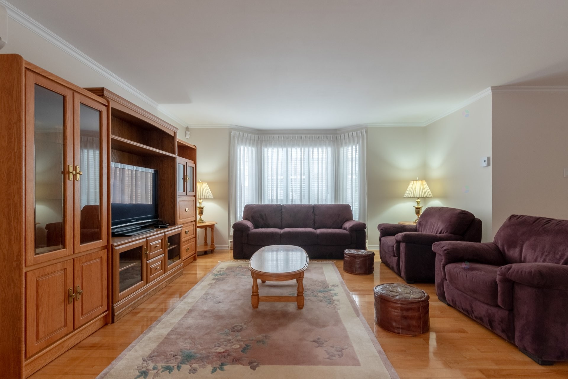 









5585


Rue Anthony

,
Brossard,




QC
J4Z1K6

