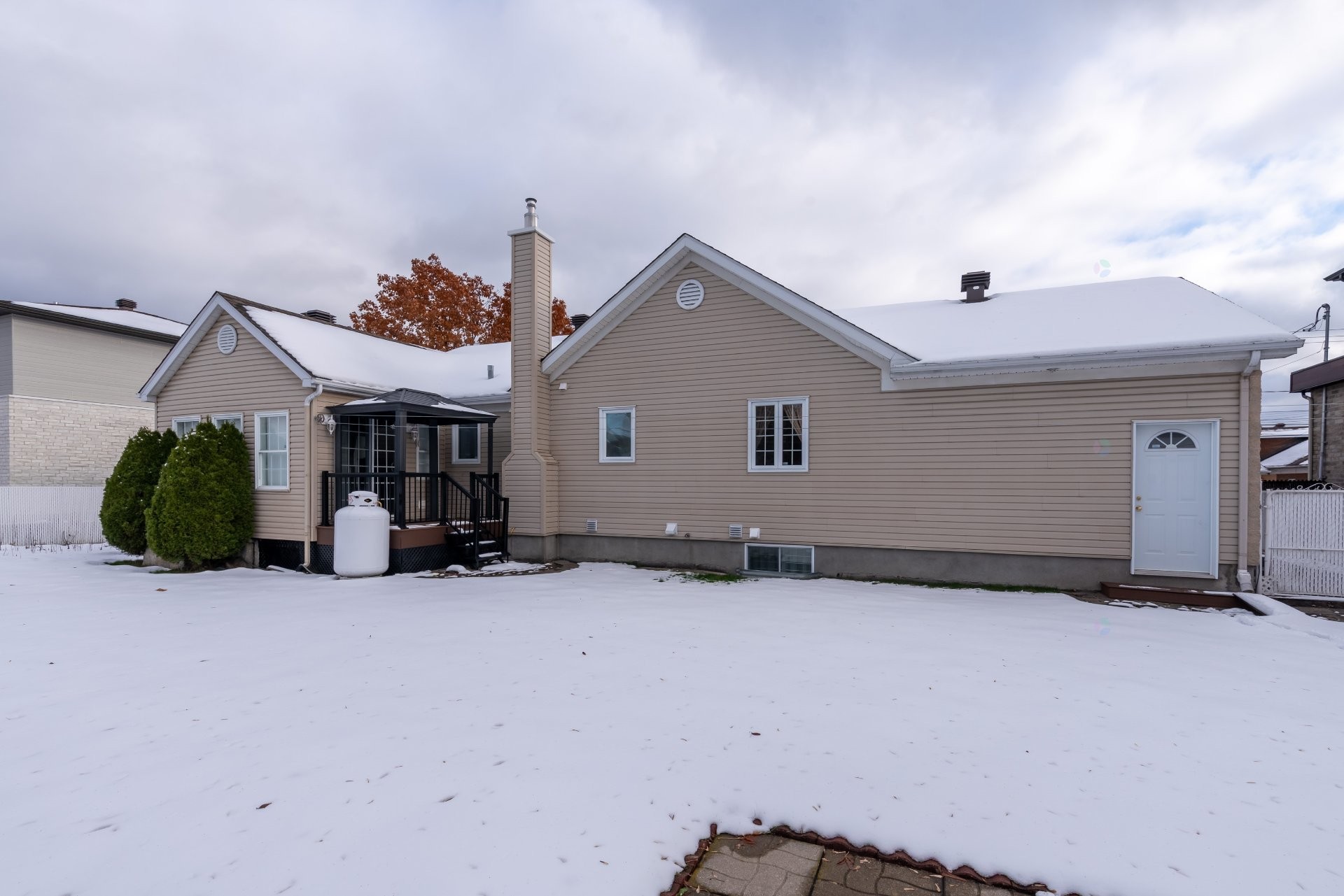 









5585


Rue Anthony

,
Brossard,




QC
J4Z1K6

