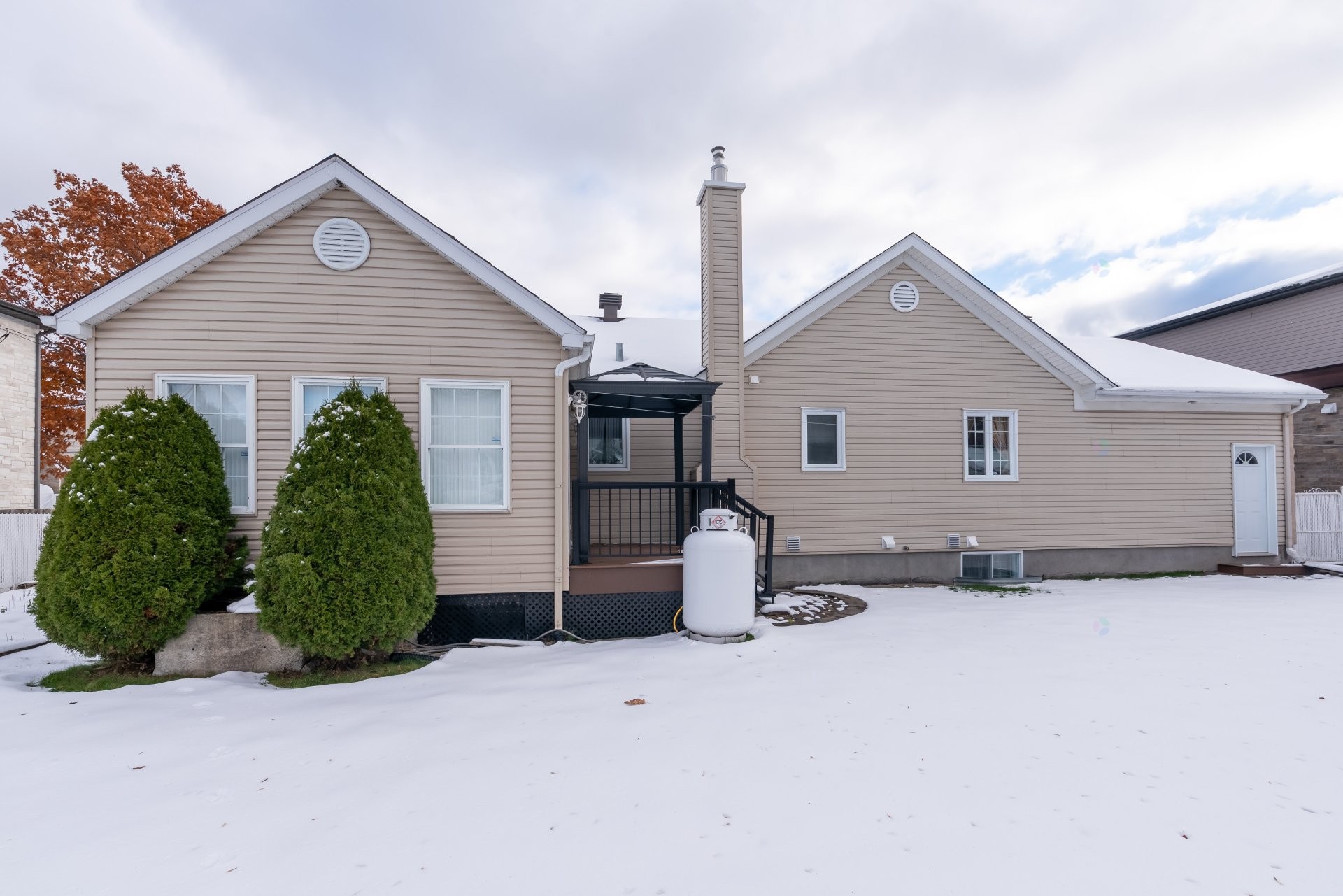 









5585


Rue Anthony

,
Brossard,




QC
J4Z1K6

