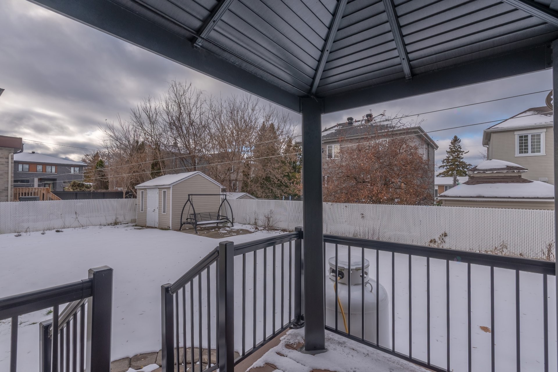 









5585


Rue Anthony

,
Brossard,




QC
J4Z1K6

