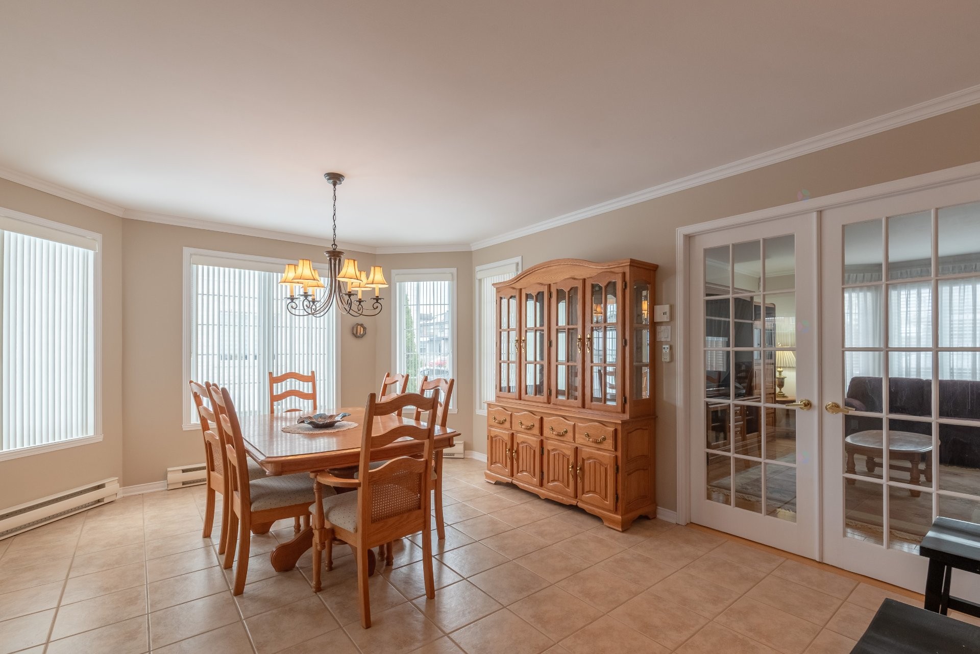 









5585


Rue Anthony

,
Brossard,




QC
J4Z1K6

