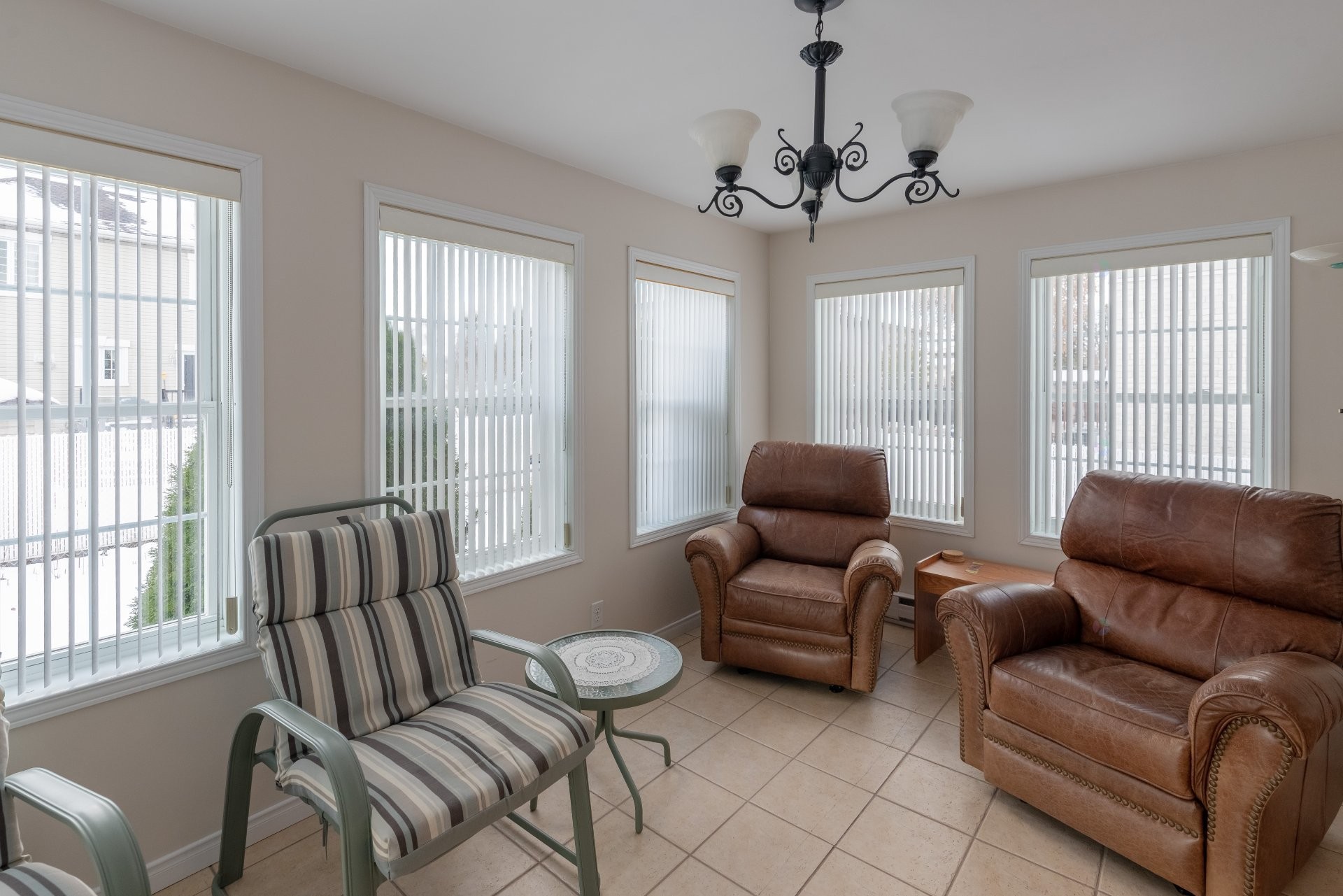 









5585


Rue Anthony

,
Brossard,




QC
J4Z1K6

