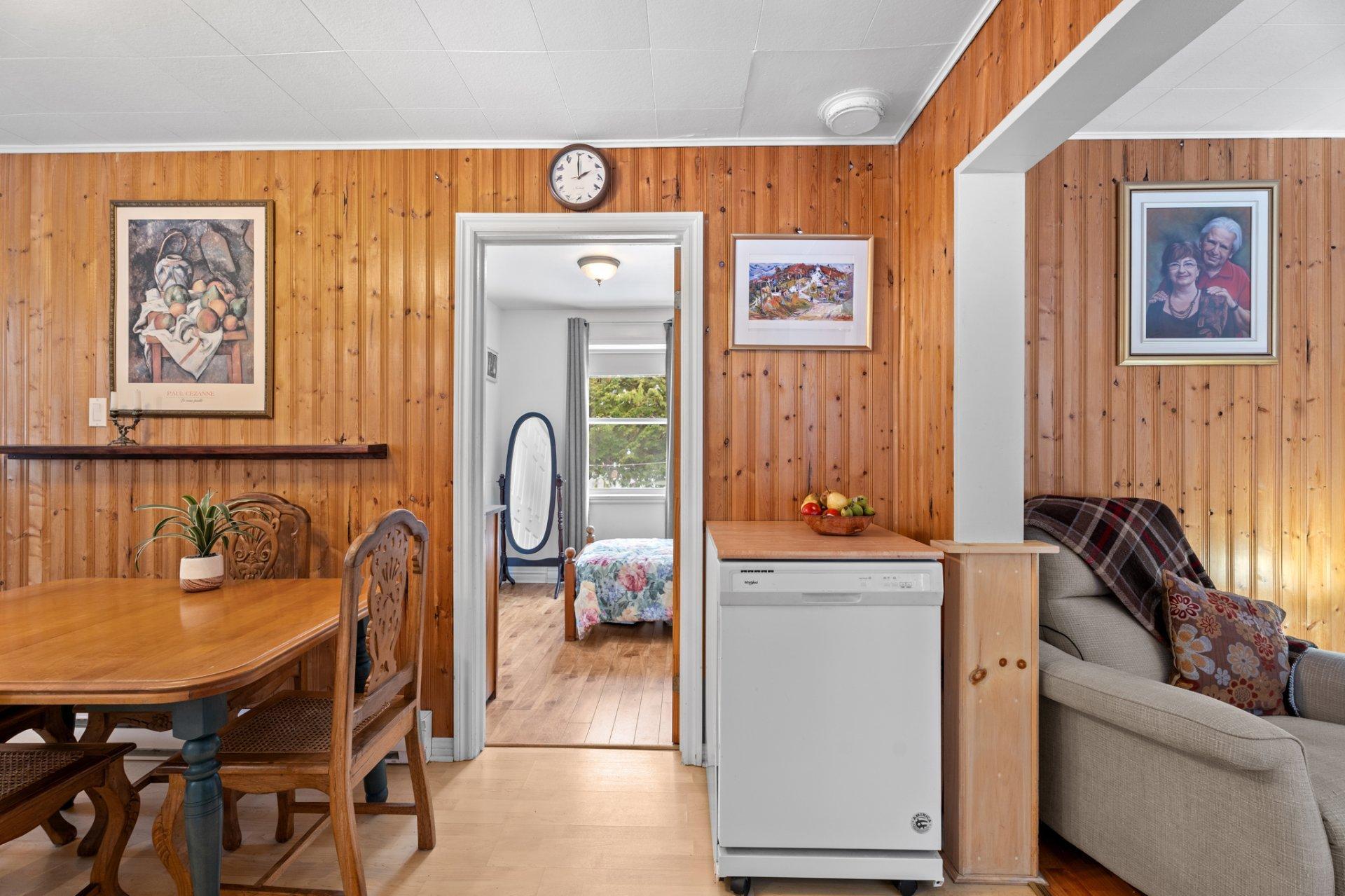 









1956


Av. A.-Boileau

,
Sainte-Lucie-des-Laurentides,




QC
J0T2J0

