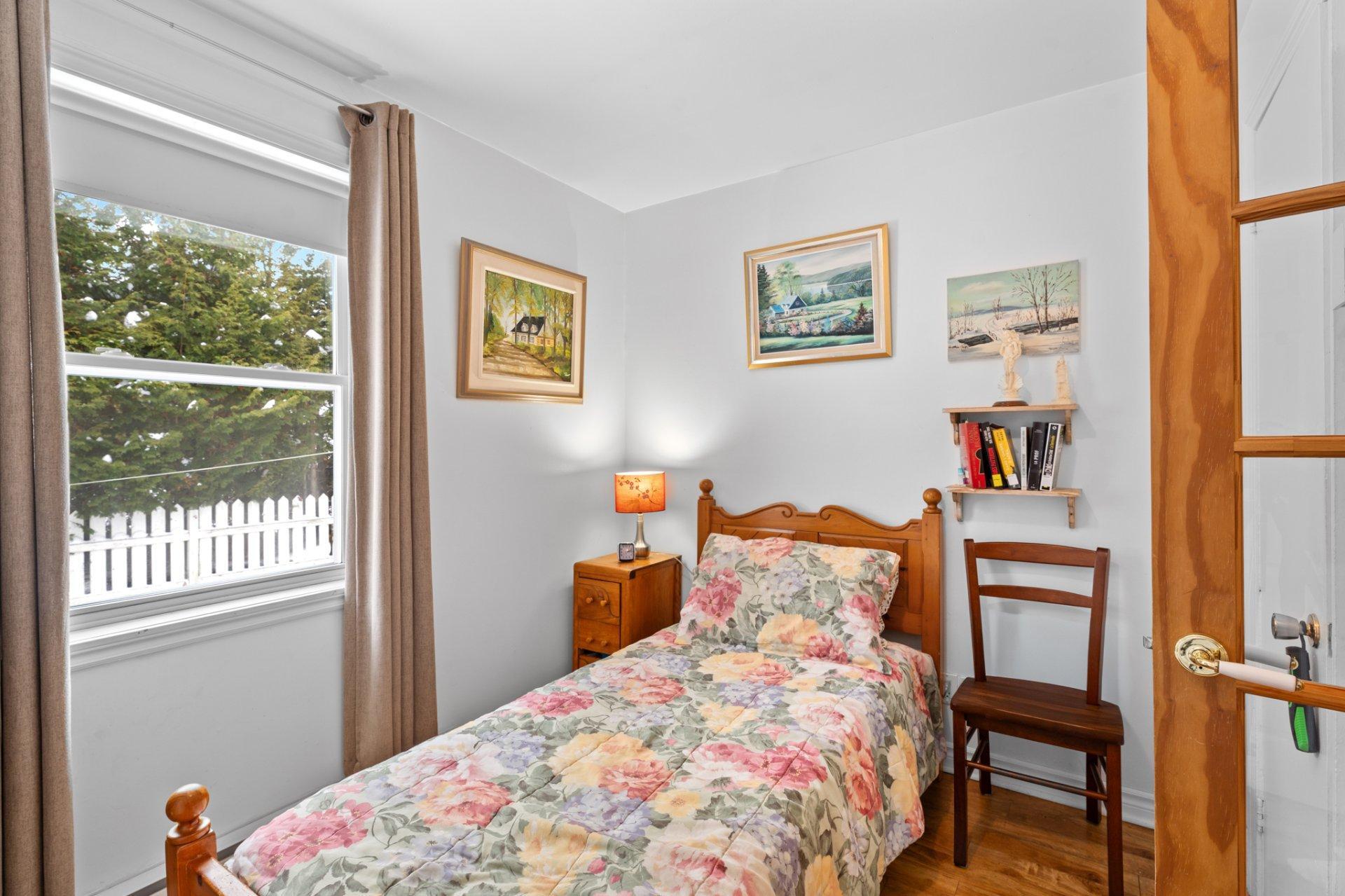 









1956


Av. A.-Boileau

,
Sainte-Lucie-des-Laurentides,




QC
J0T2J0

