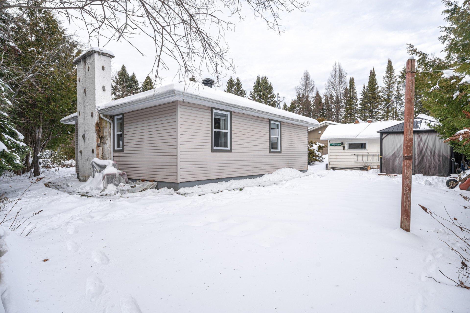 









1956


Av. A.-Boileau

,
Sainte-Lucie-des-Laurentides,




QC
J0T2J0

