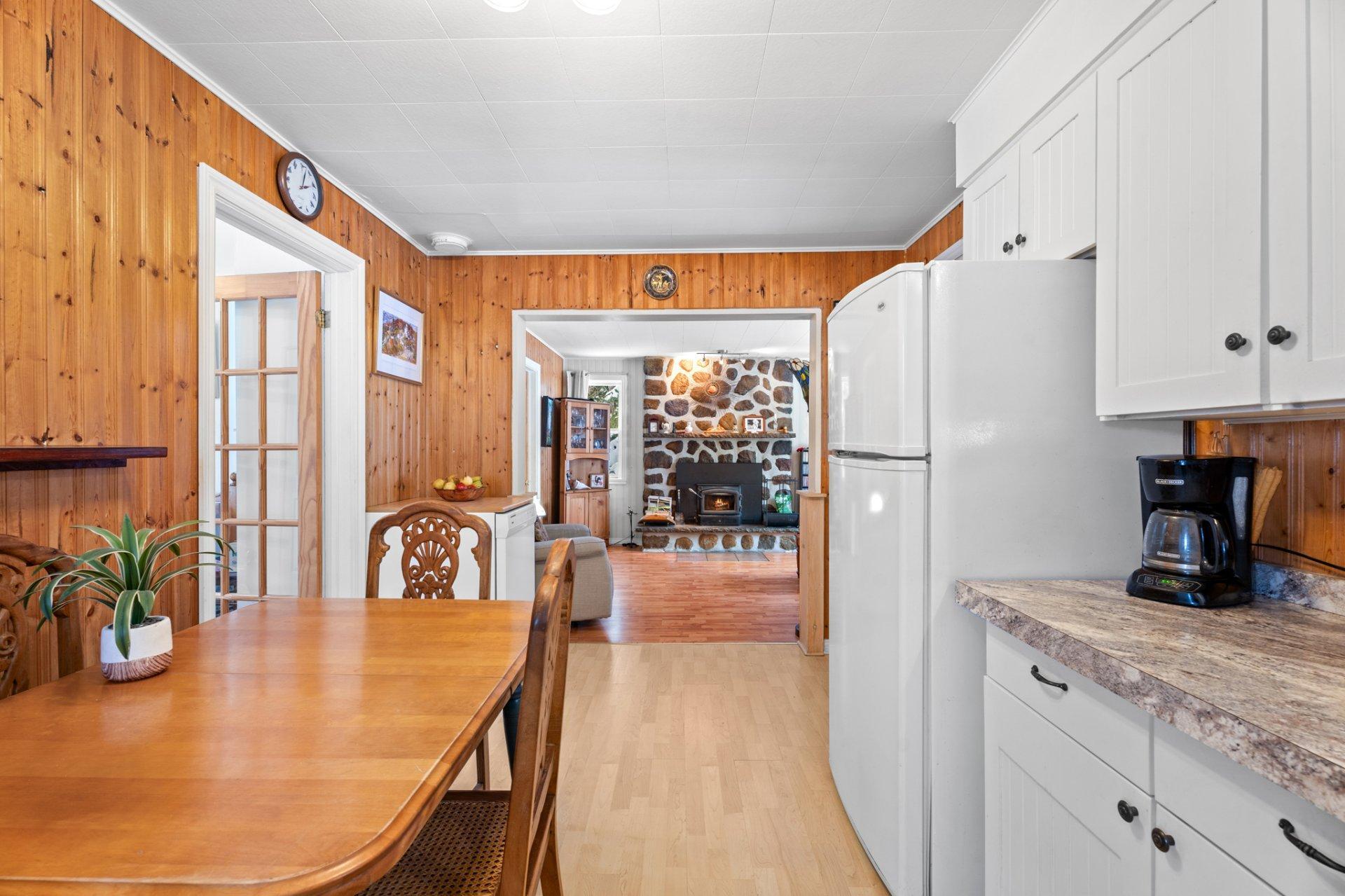 









1956


Av. A.-Boileau

,
Sainte-Lucie-des-Laurentides,




QC
J0T2J0

