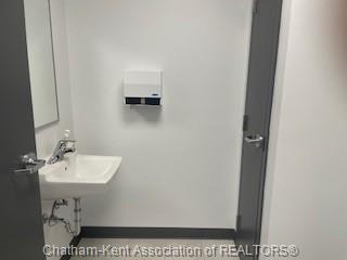 









382


Wellington

Street West, 102,
Chatham,




ON
N7M 1K4

