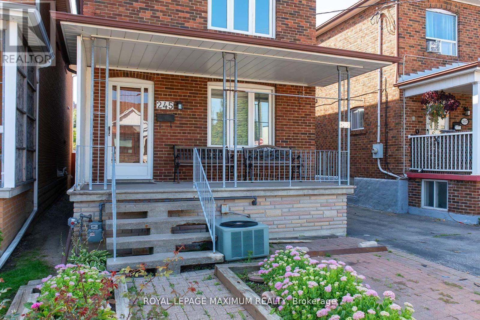 












245 BELGRAVIA AVENUE

,
Toronto,




Ontario
M6E2M9

