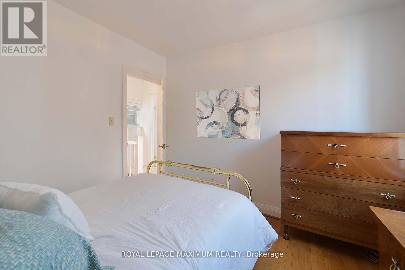 












245 BELGRAVIA AVENUE

,
Toronto,




Ontario
M6E2M9

