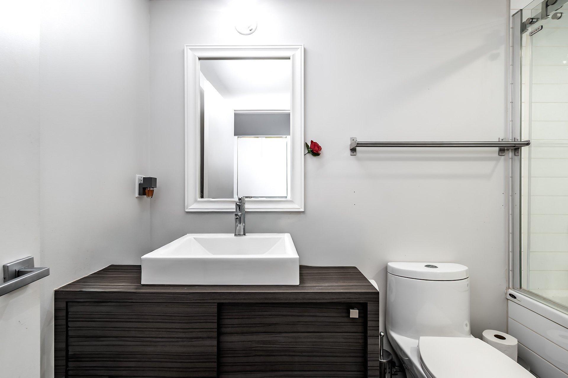 









888


Rue Wellington

, 712,
Montréal (Ville-Marie),




QC
H3C0N1

