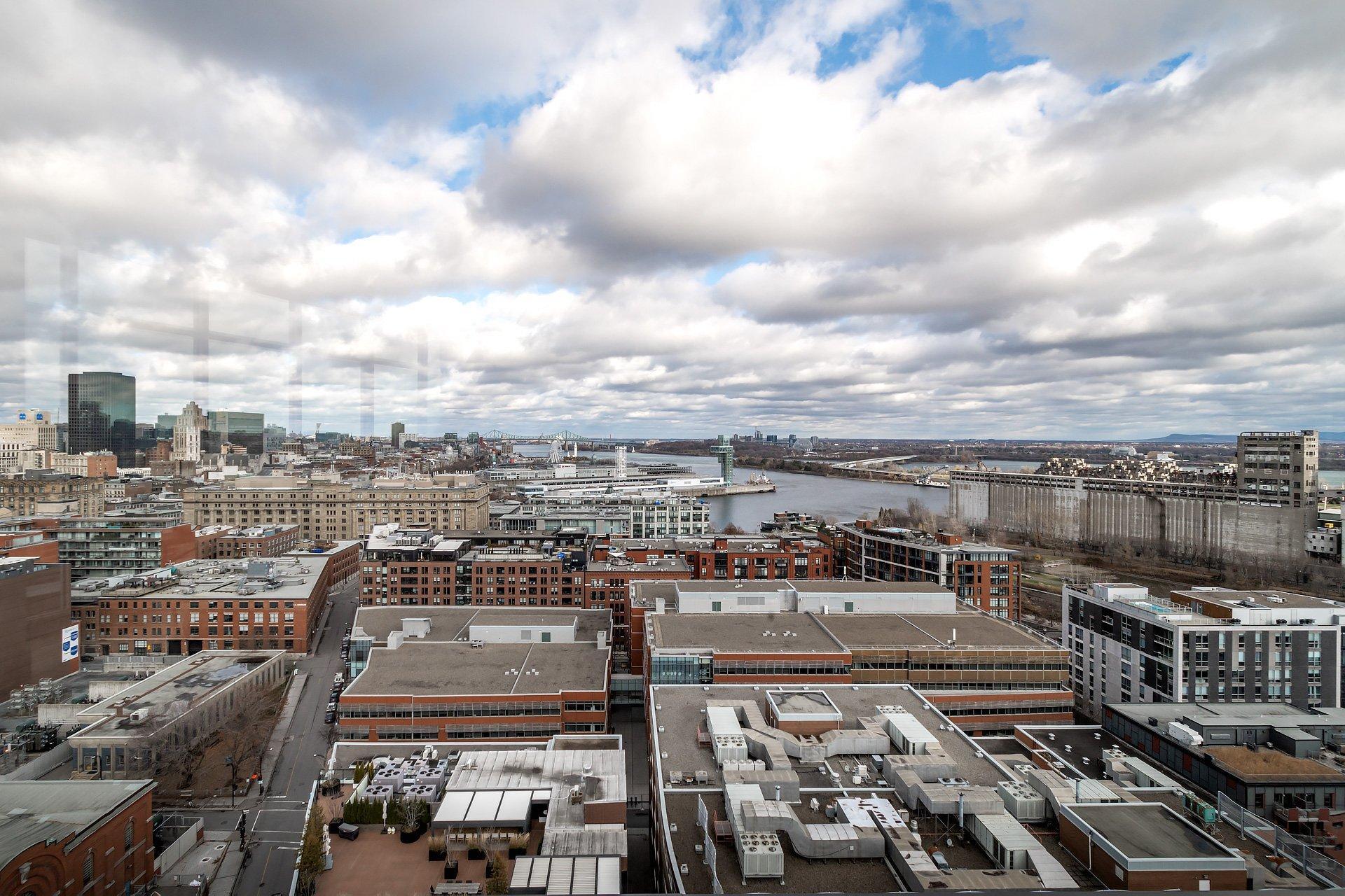 









888


Rue Wellington

, 712,
Montréal (Ville-Marie),




QC
H3C0N1

