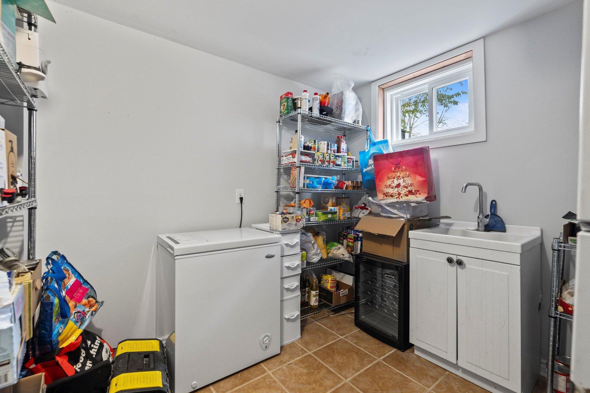 









38


Place Montmorency

,
Laval (Laval-des-Rapides),




QC
H7N1T5

