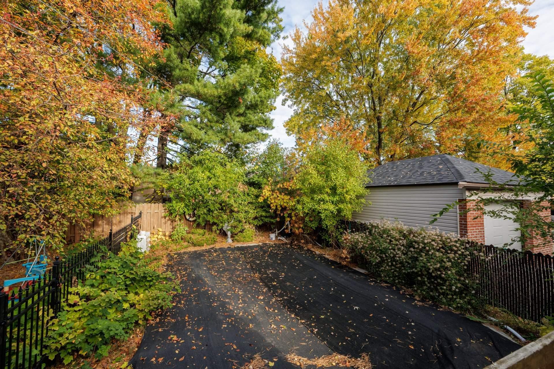 









38


Place Montmorency

,
Laval (Laval-des-Rapides),




QC
H7N1T5

