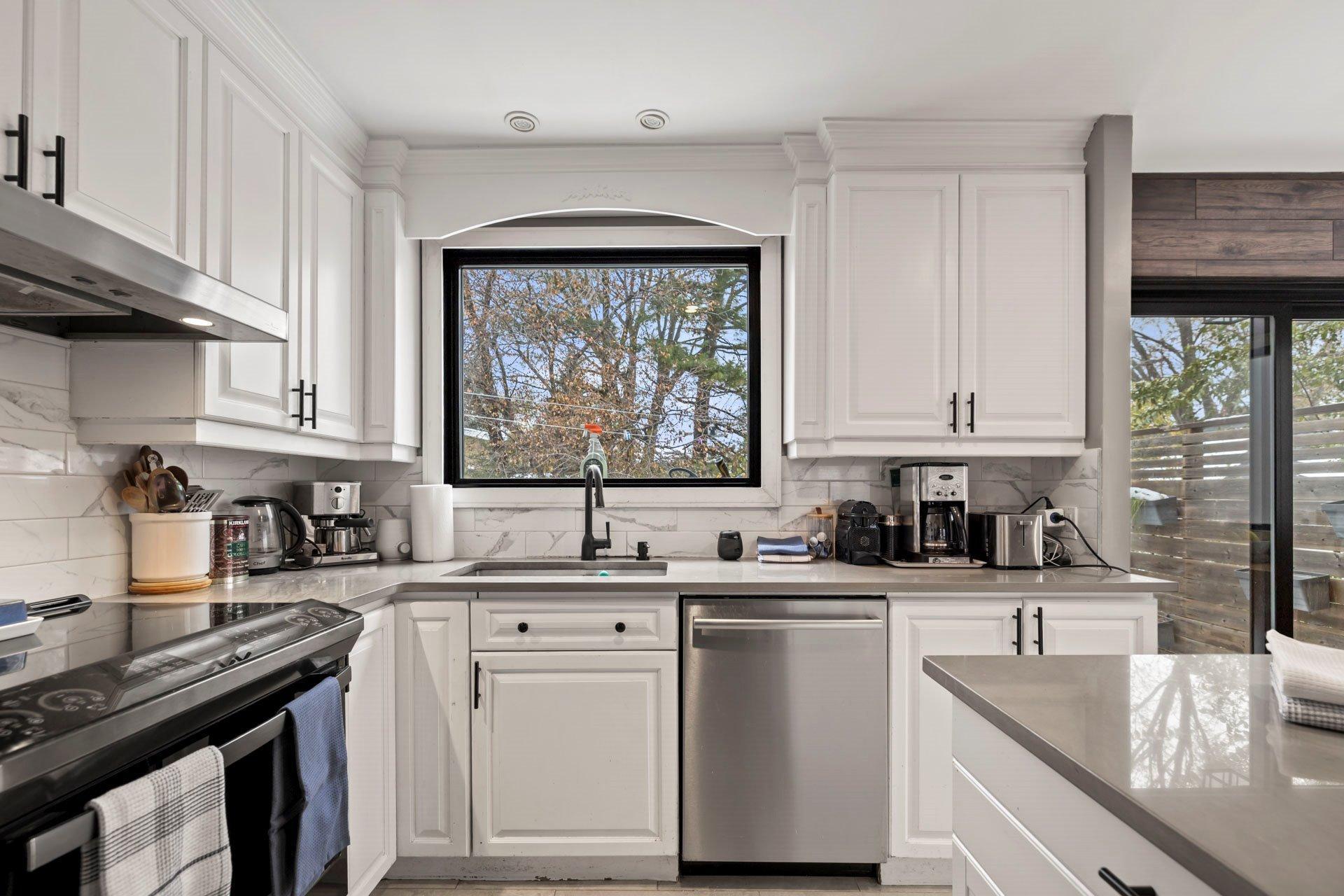 









38


Place Montmorency

,
Laval (Laval-des-Rapides),




QC
H7N1T5

