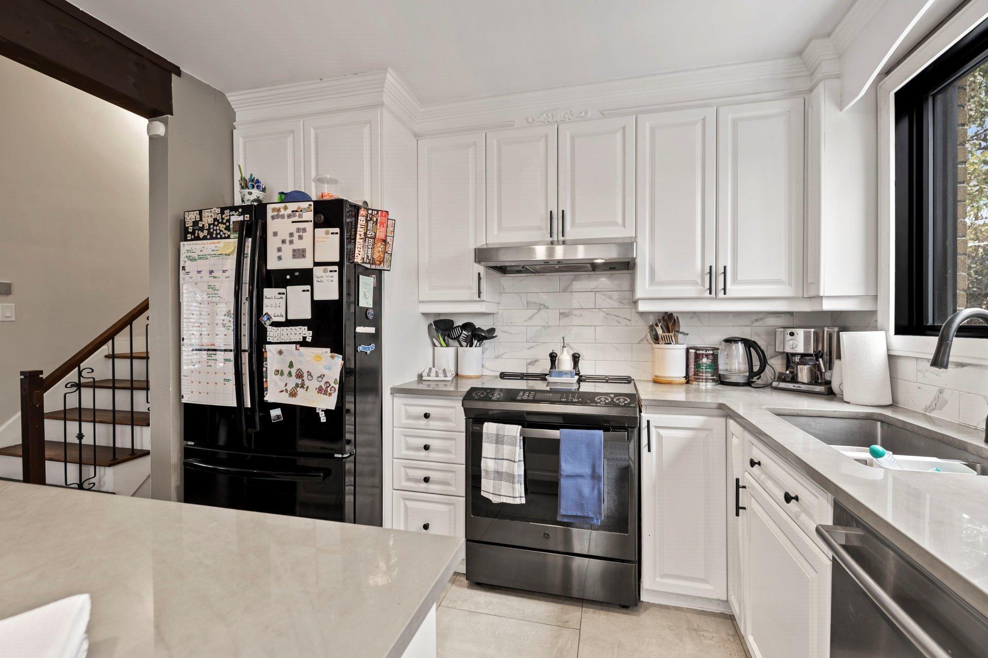 









38


Place Montmorency

,
Laval (Laval-des-Rapides),




QC
H7N1T5

