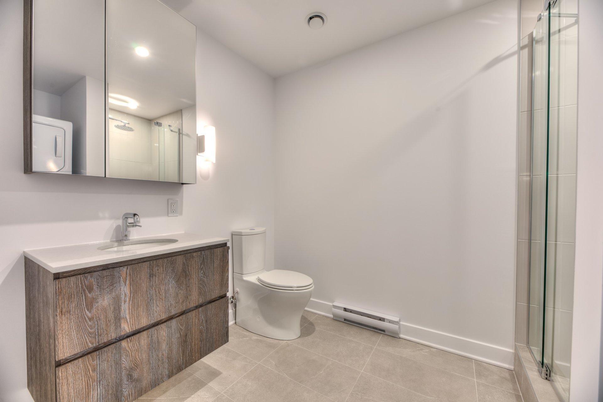 









100


Rue Murray

, 104,
Montréal (Le Sud-Ouest),




QC
H3C1A2

