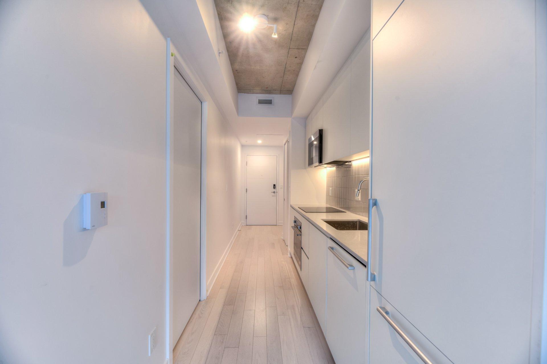 









100


Rue Murray

, 104,
Montréal (Le Sud-Ouest),




QC
H3C1A2

